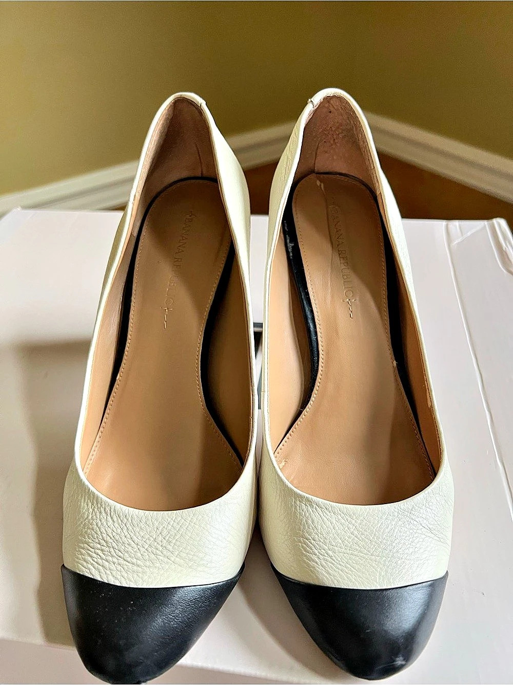 Banana Republic Kiley Pump Color Block Heels US 9 M